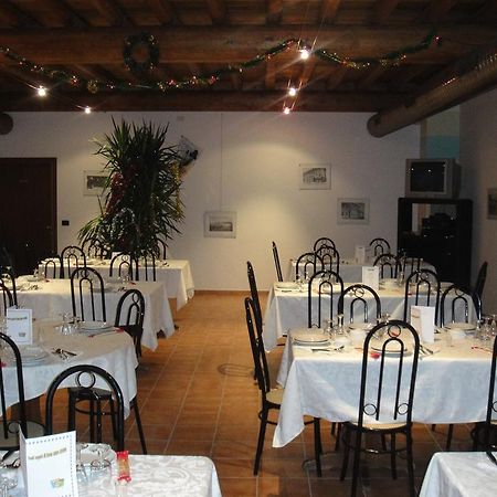 Agriturismo La Rasdora Porto Mantovano Exteriör bild