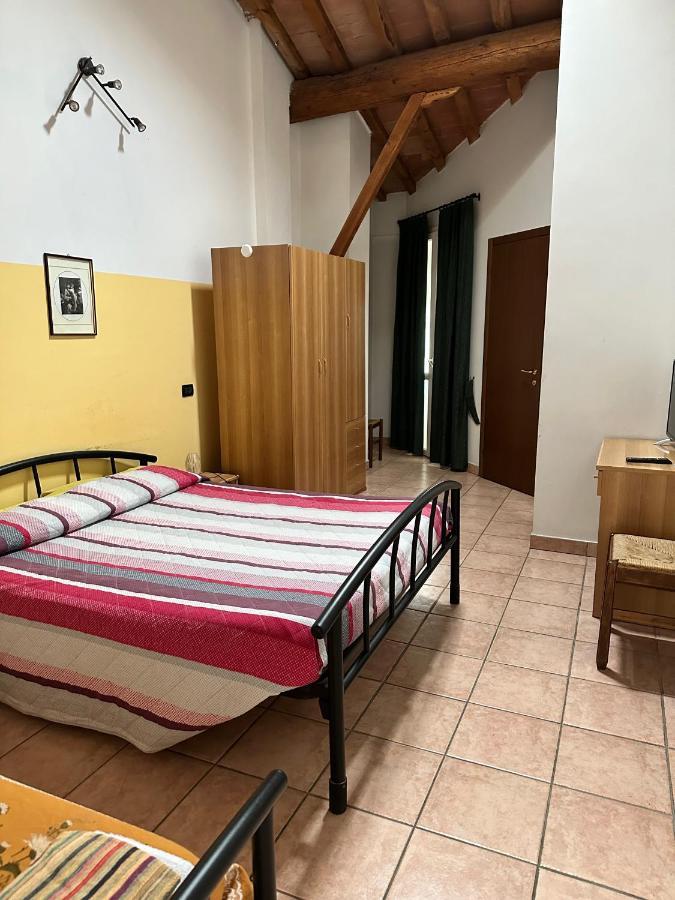 Agriturismo La Rasdora Porto Mantovano Exteriör bild