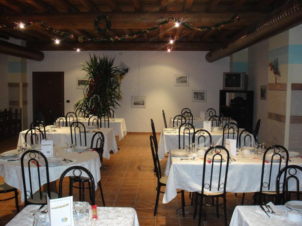 Agriturismo La Rasdora Porto Mantovano Exteriör bild
